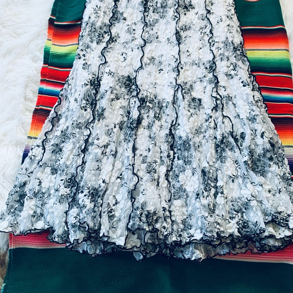 Joseph Ribkoff skirt - Picture 5 of 9